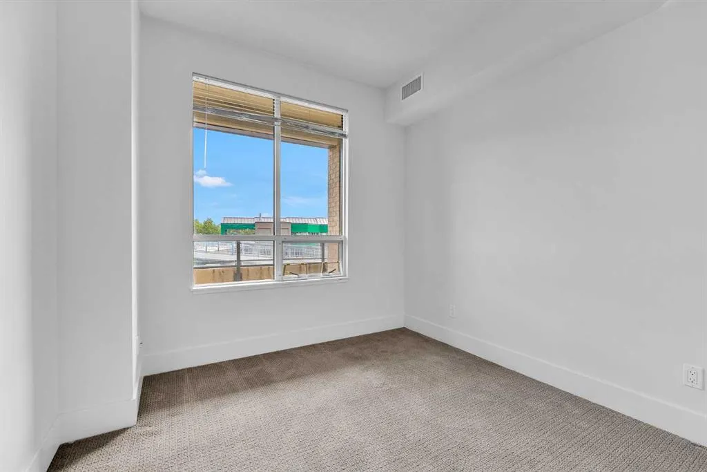 38 9 Street NE, #304