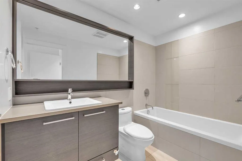38 9 Street NE, #304