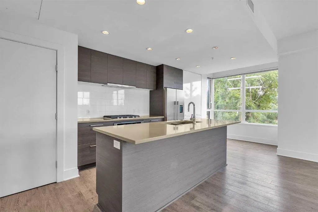 38 9 Street NE, #304