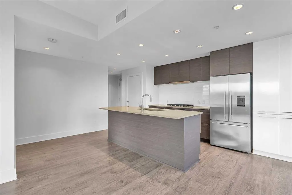 38 9 Street NE, #304