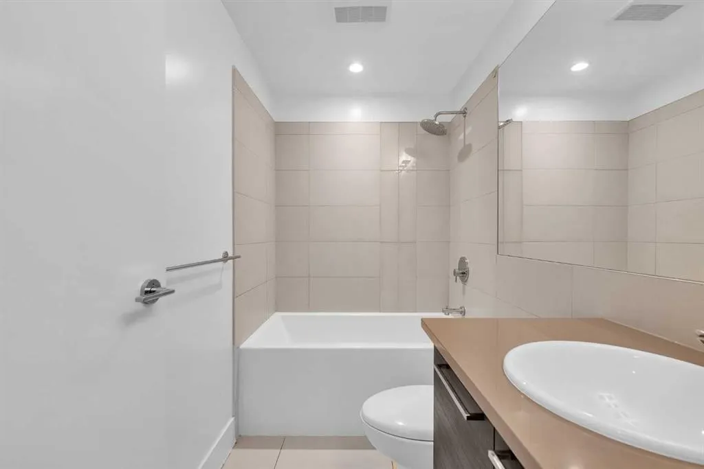 38 9 Street NE, #304