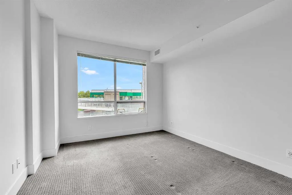 38 9 Street NE, #304