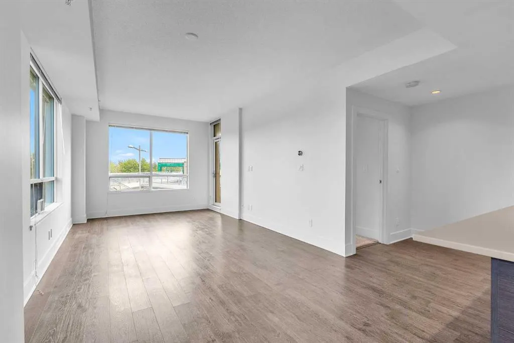 38 9 Street NE, #304