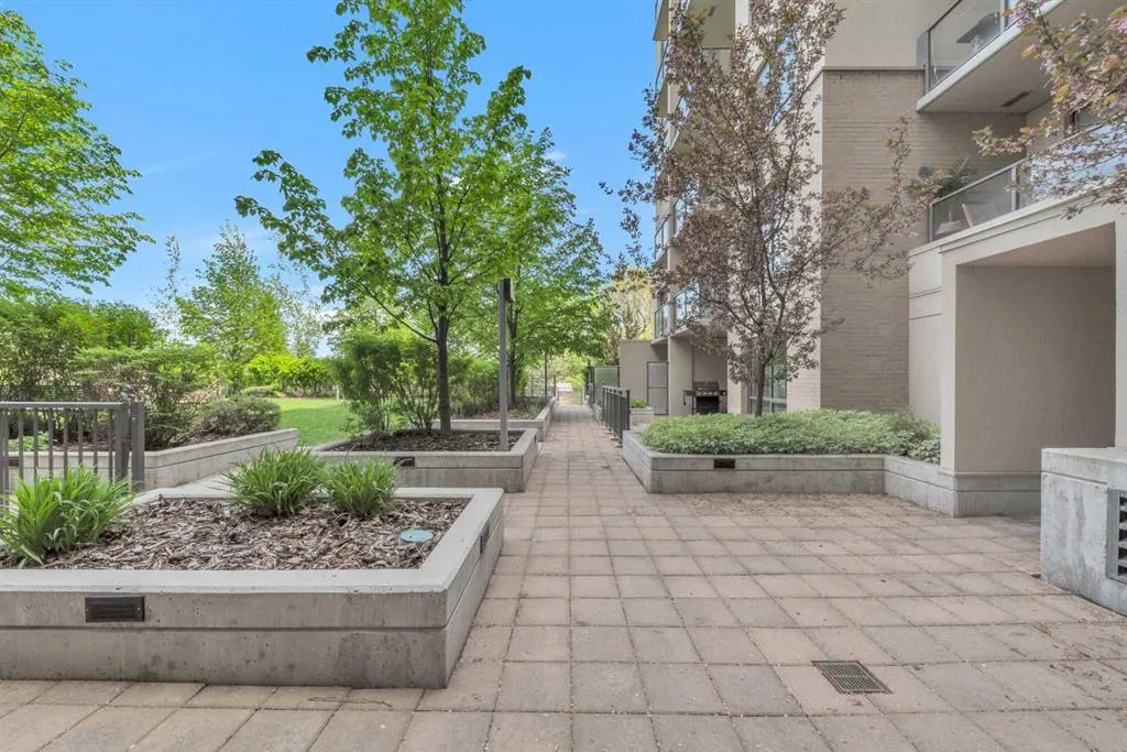 38 9 Street NE, #304