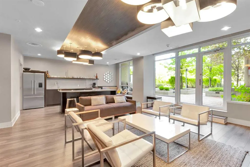 38 9 Street NE, #304