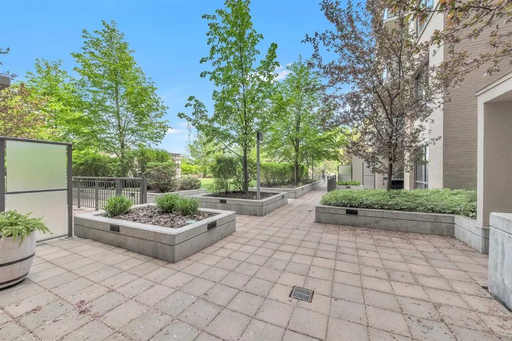 38 9 Street NE, #304