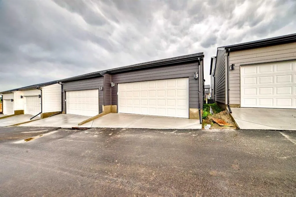 176 Sawgrass Gate NW