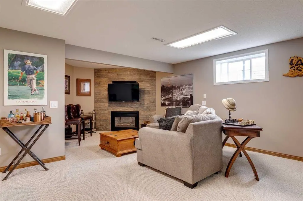 143 Westridge Close
