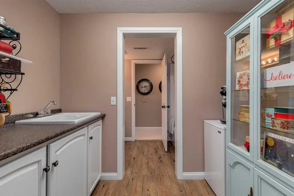 143 Westridge Close