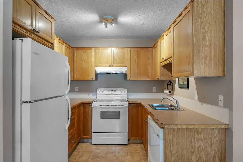 156 Canoe Drive SW, #23