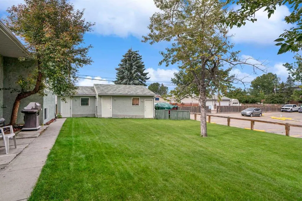 1123 Mckinnon Drive NE