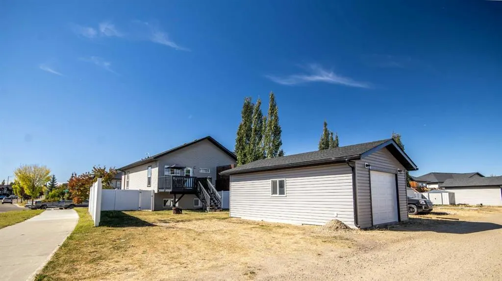 144 Henderson Crescent