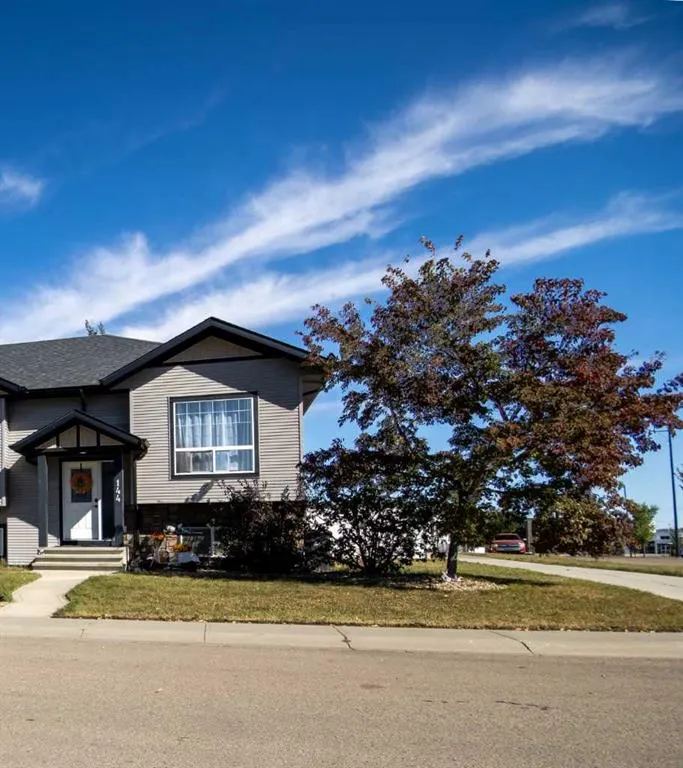 144 Henderson Crescent
