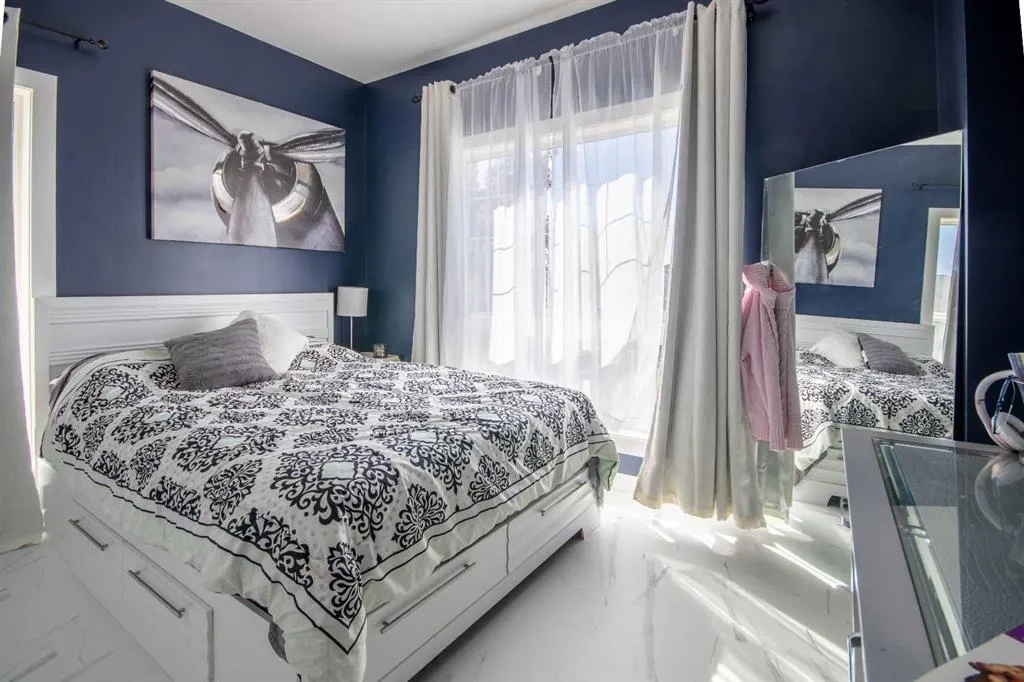 144 Henderson Crescent