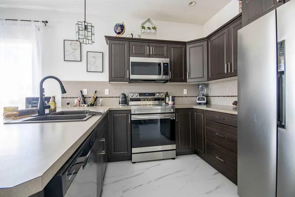 144 Henderson Crescent