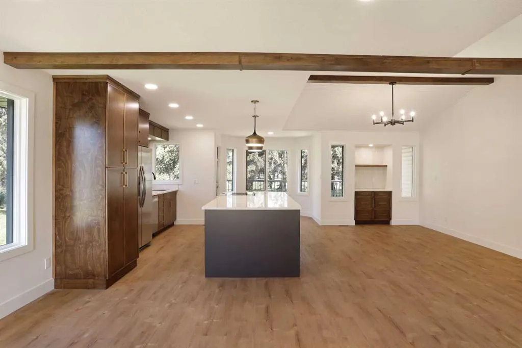 32 Fairview Close W