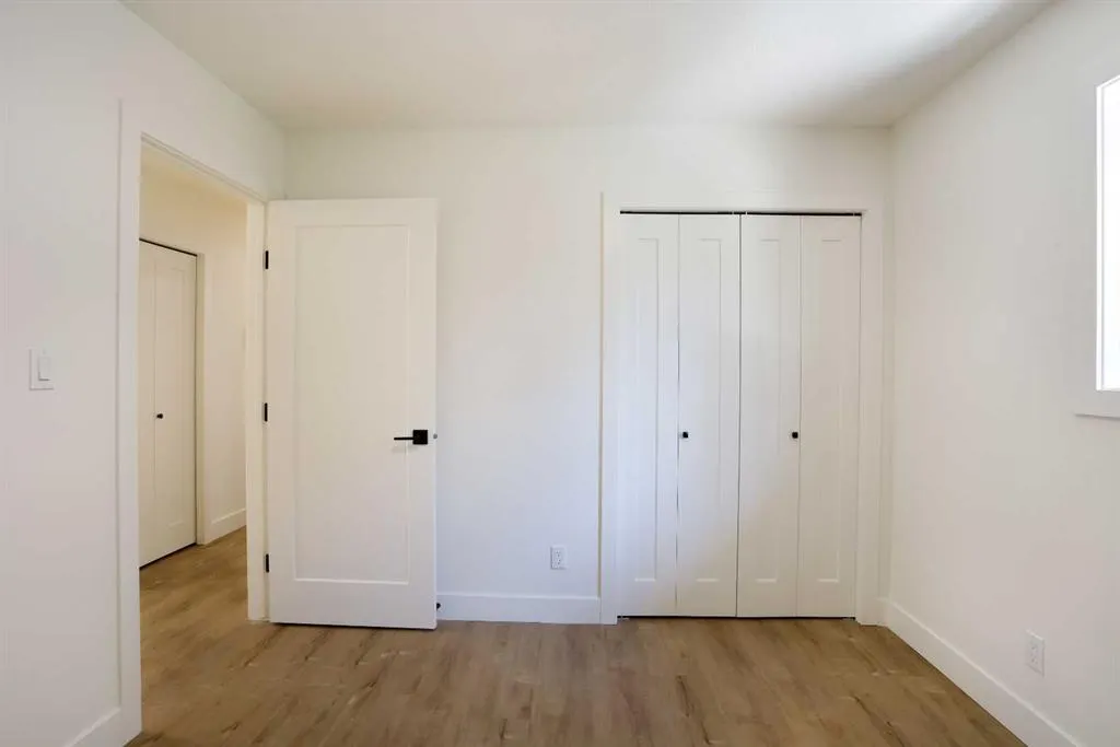 32 Fairview Close W