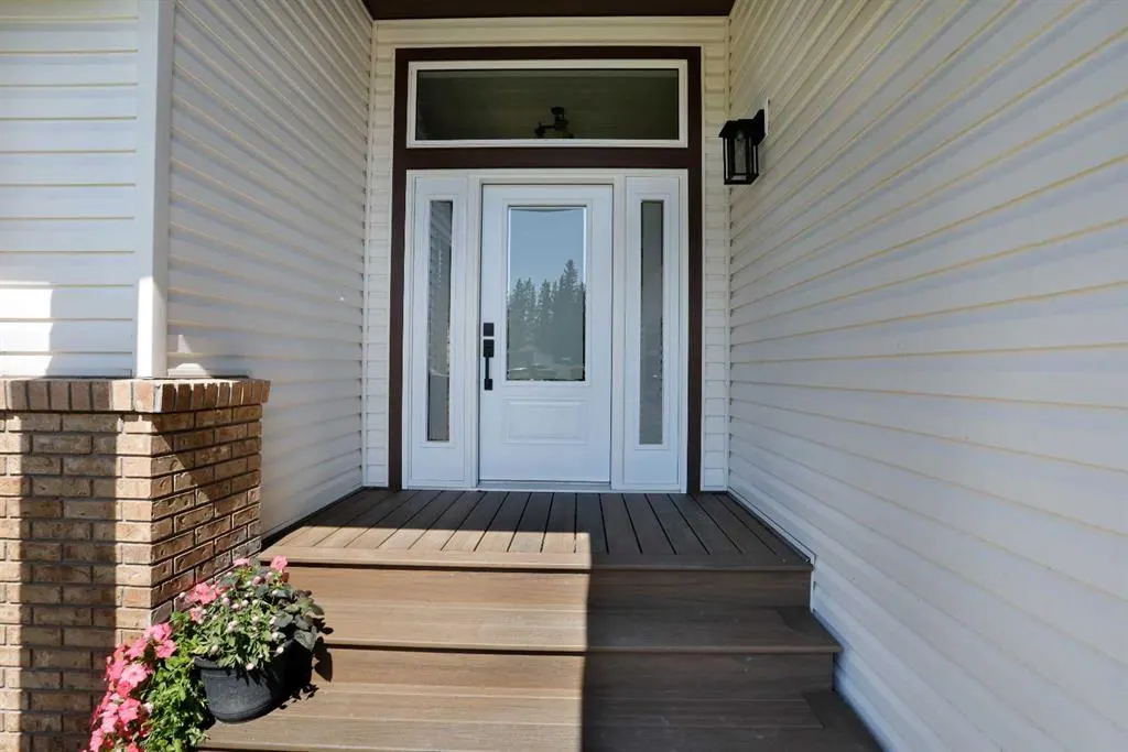 32 Fairview Close W