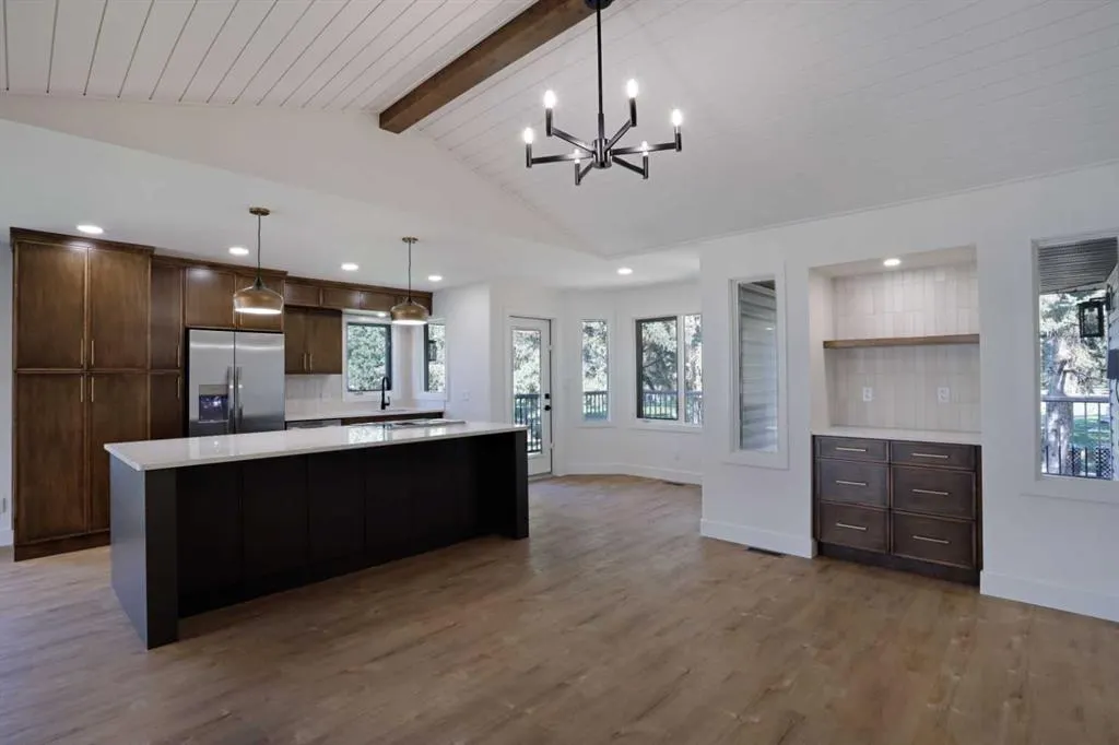 32 Fairview Close W