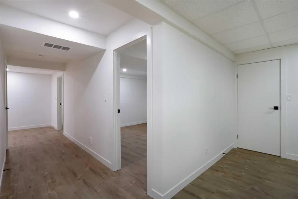 32 Fairview Close W
