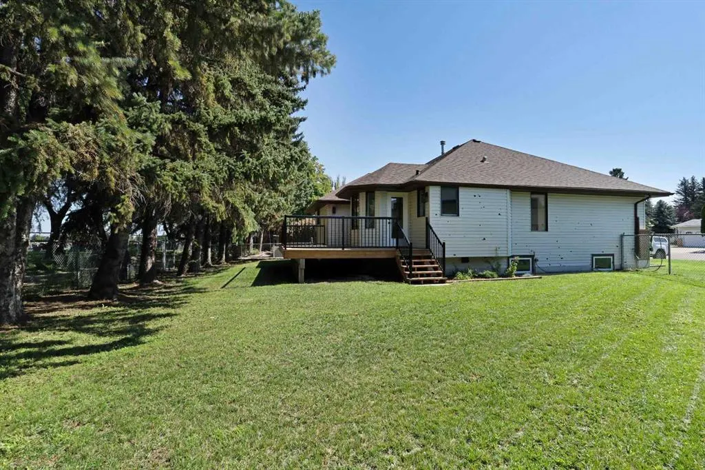 32 Fairview Close W