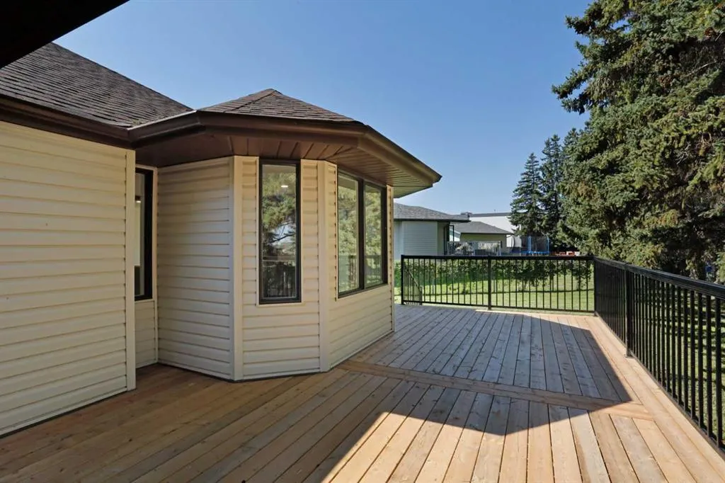 32 Fairview Close W