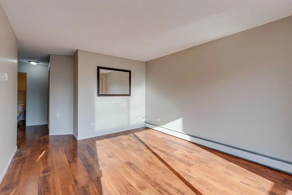 1502 21 Avenue SW, #202