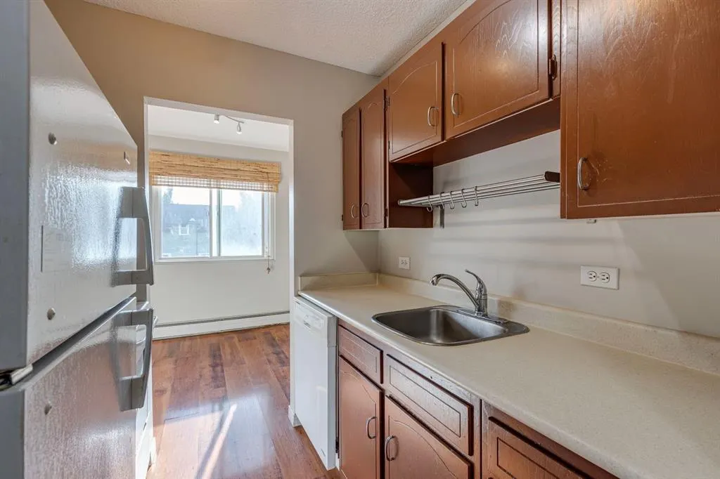 1502 21 Avenue SW, #202