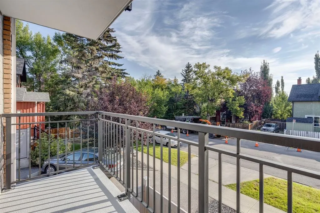 1502 21 Avenue SW, #202