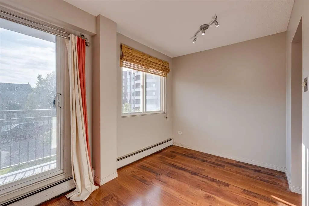 1502 21 Avenue SW, #202