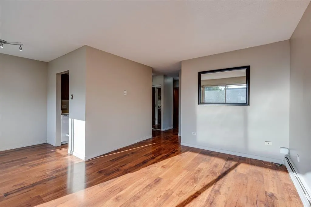 1502 21 Avenue SW, #202
