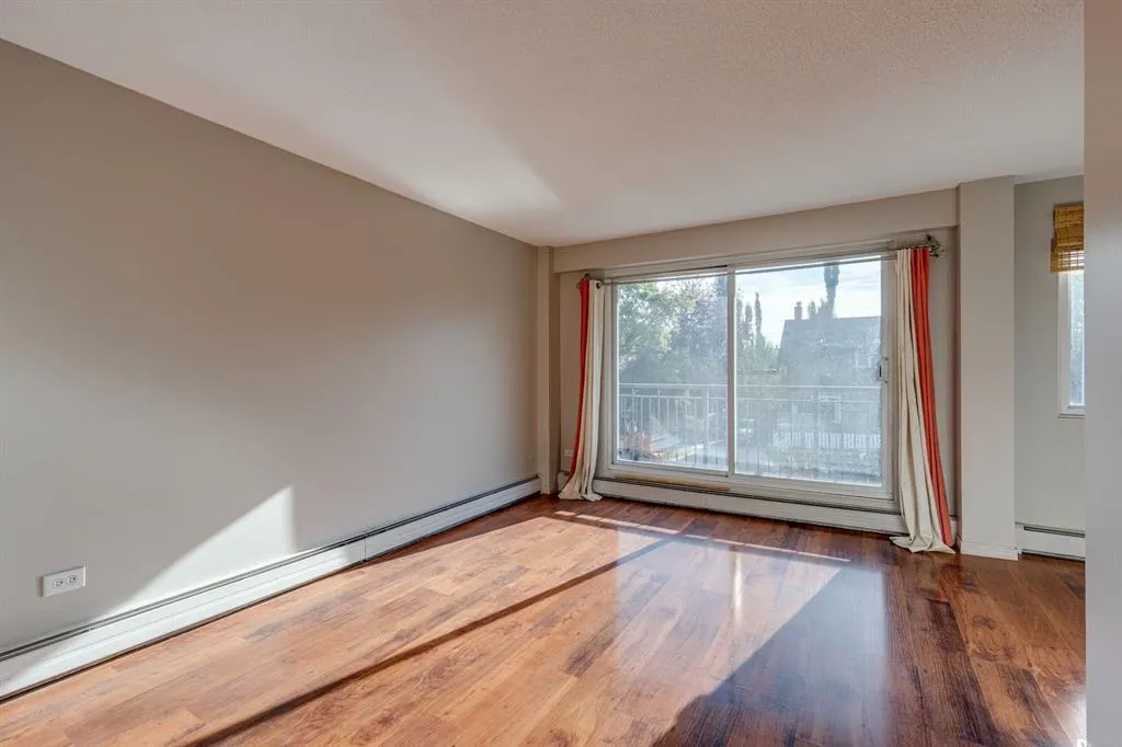 1502 21 Avenue SW, #202