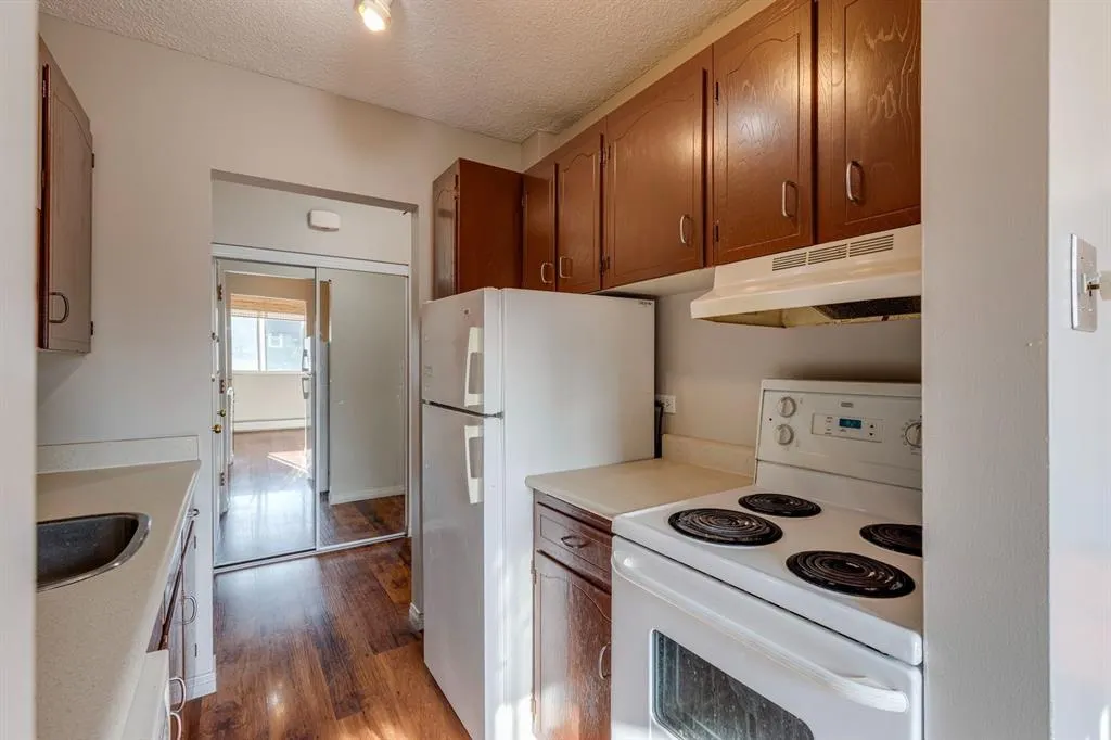 1502 21 Avenue SW, #202