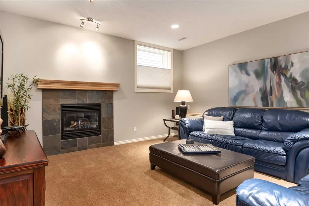 230 Discovery Place SW