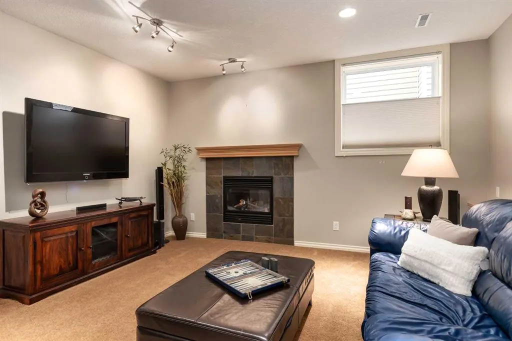 230 Discovery Place SW