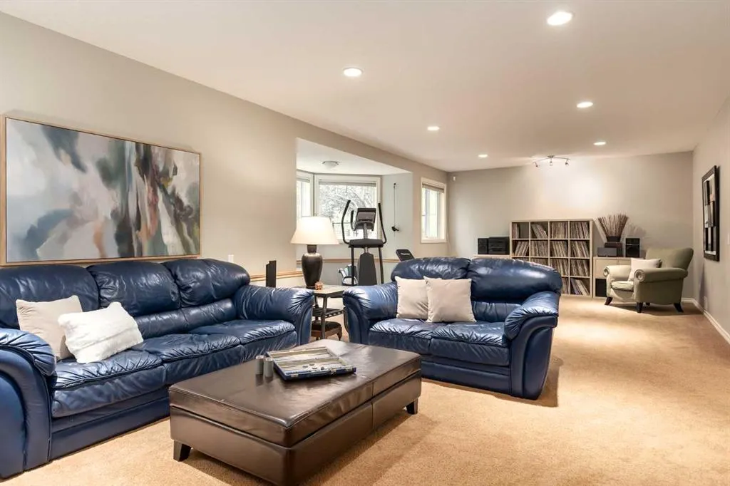 230 Discovery Place SW