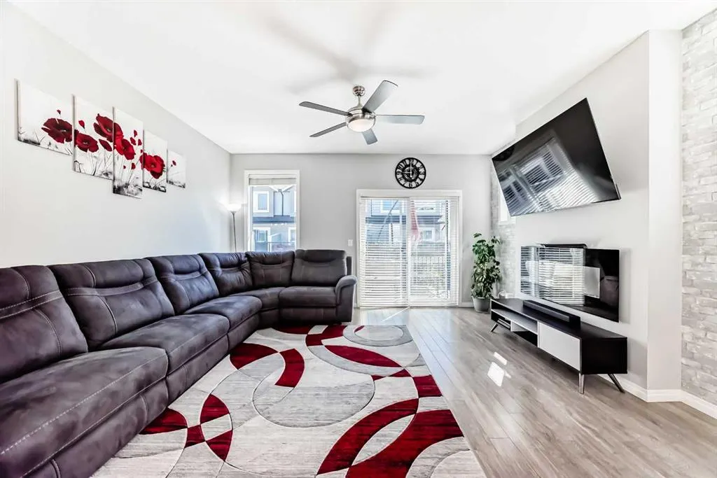 280 Williamstown Close NW, #506