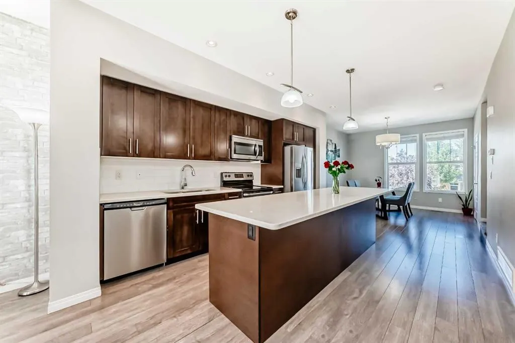 280 Williamstown Close NW, #506