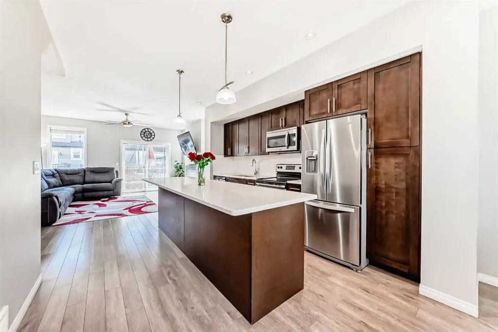 280 Williamstown Close NW, #506