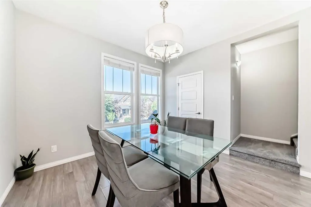 280 Williamstown Close NW, #506