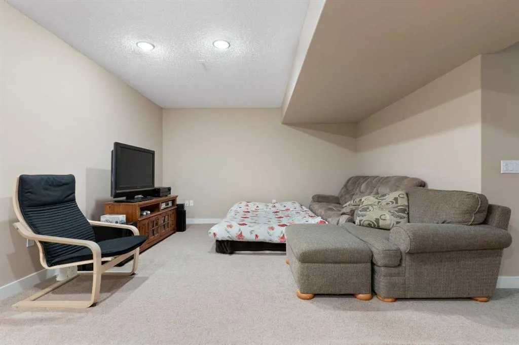 46 Tuscany Glen Way NW