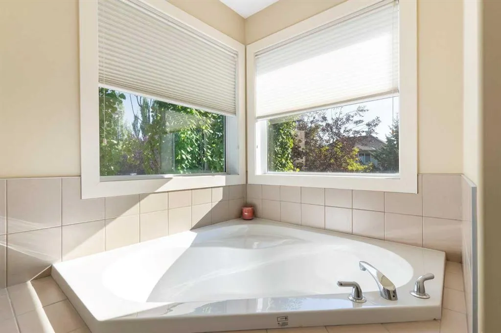 46 Tuscany Glen Way NW