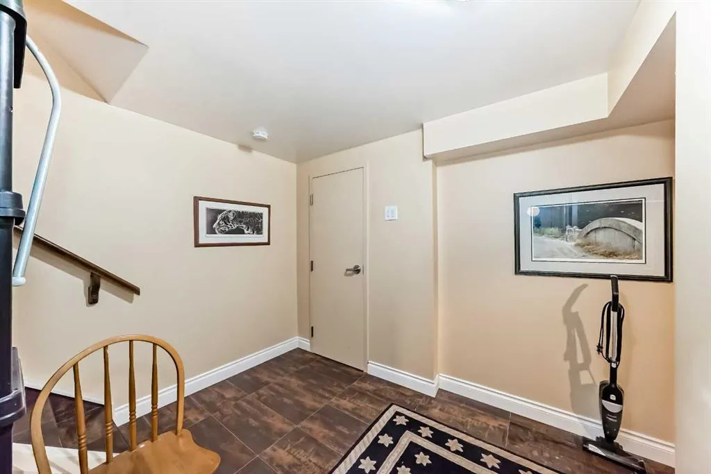 2332 Erlton Place SW