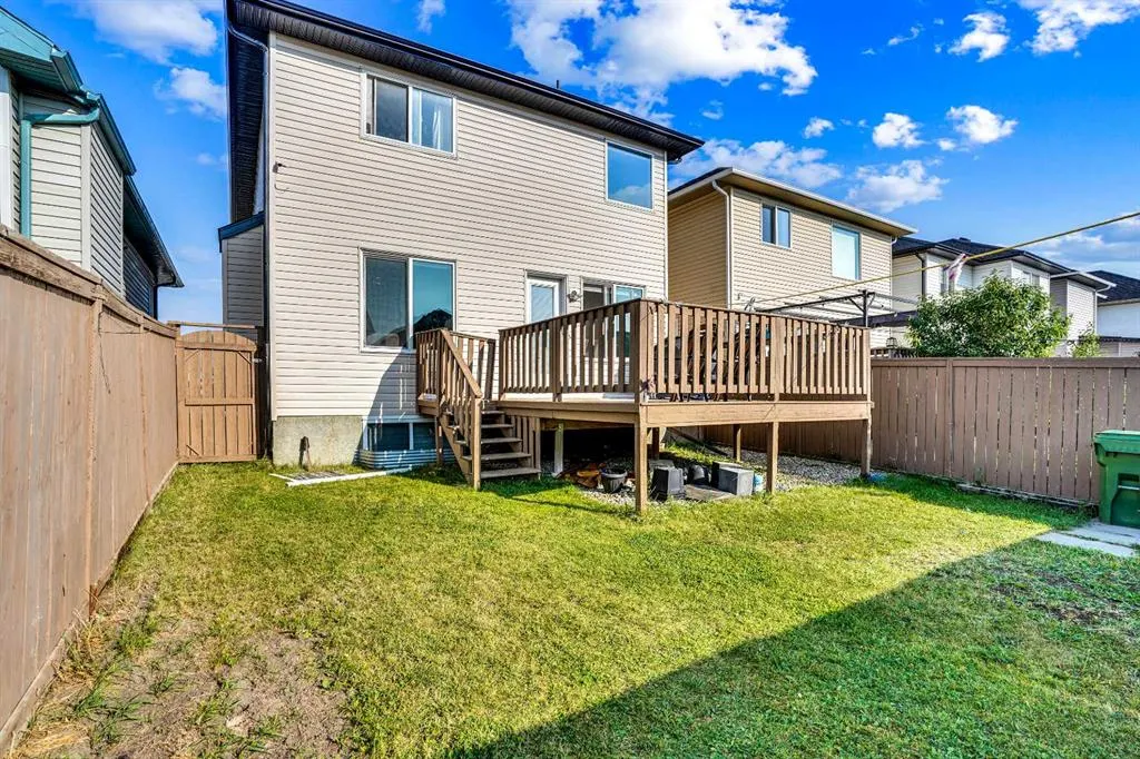 151 Saddlehorn Close NE