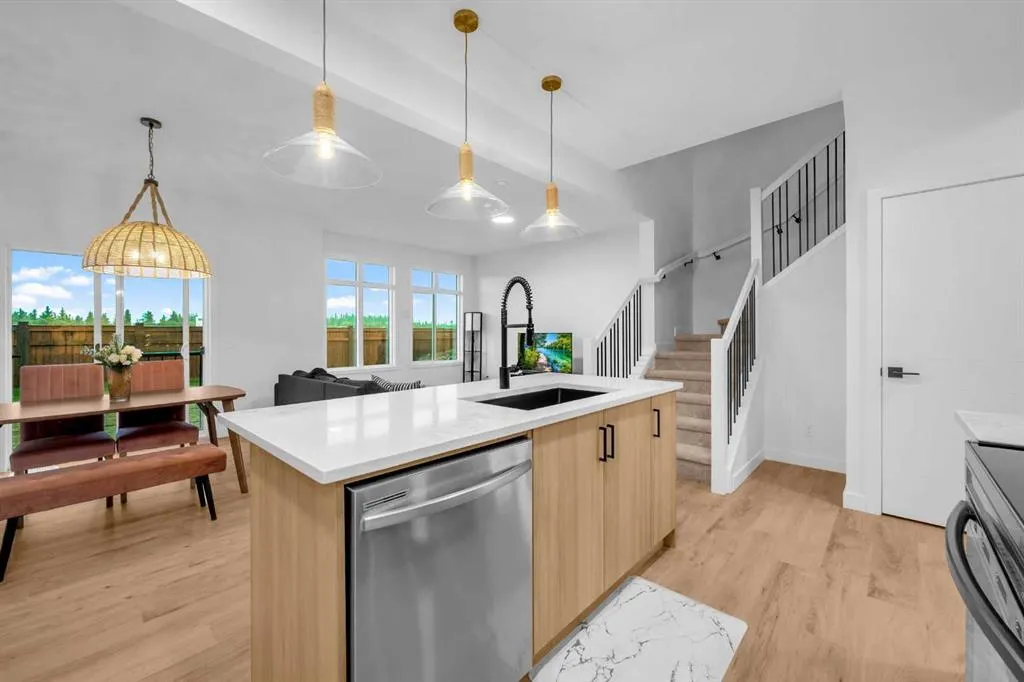 288 Sora Terrace SE