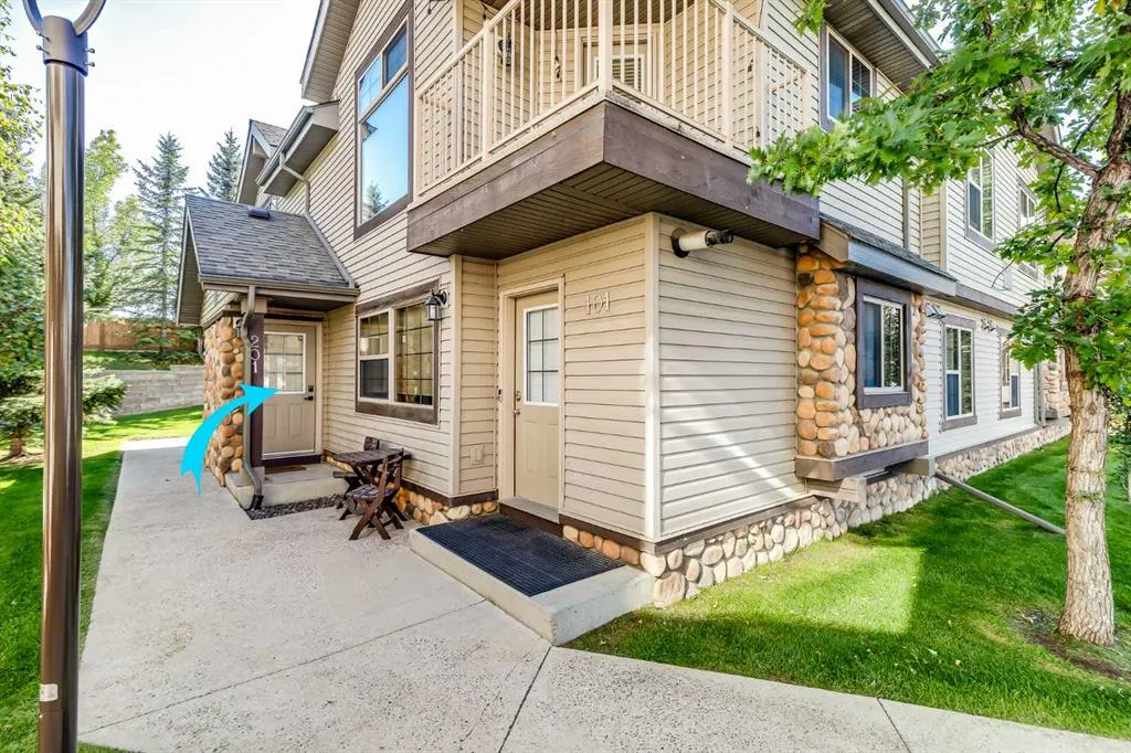 11 Everridge Square SW, #201