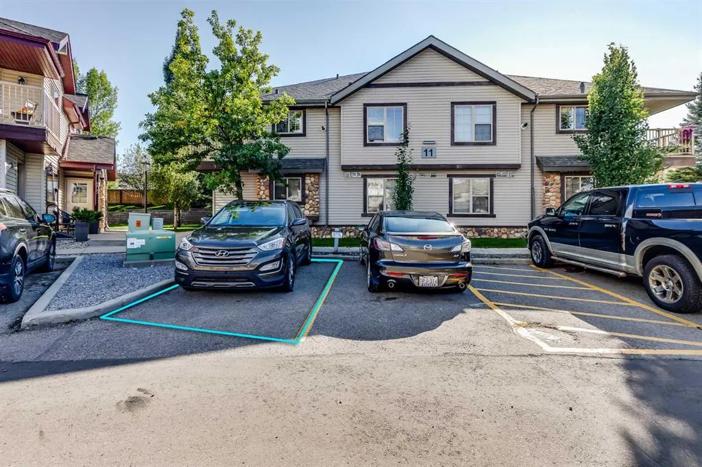 11 Everridge Square SW, #201