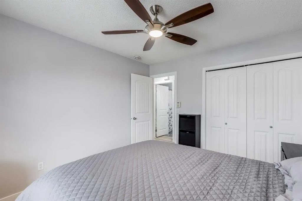 11 Everridge Square SW, #201