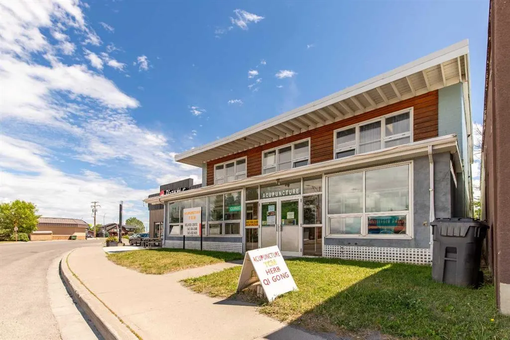 966 Main Street