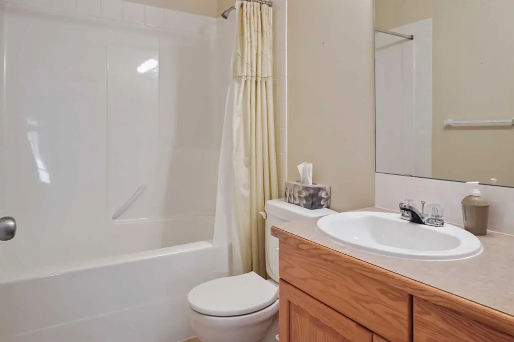 240 Heritage Boulevard W, #1